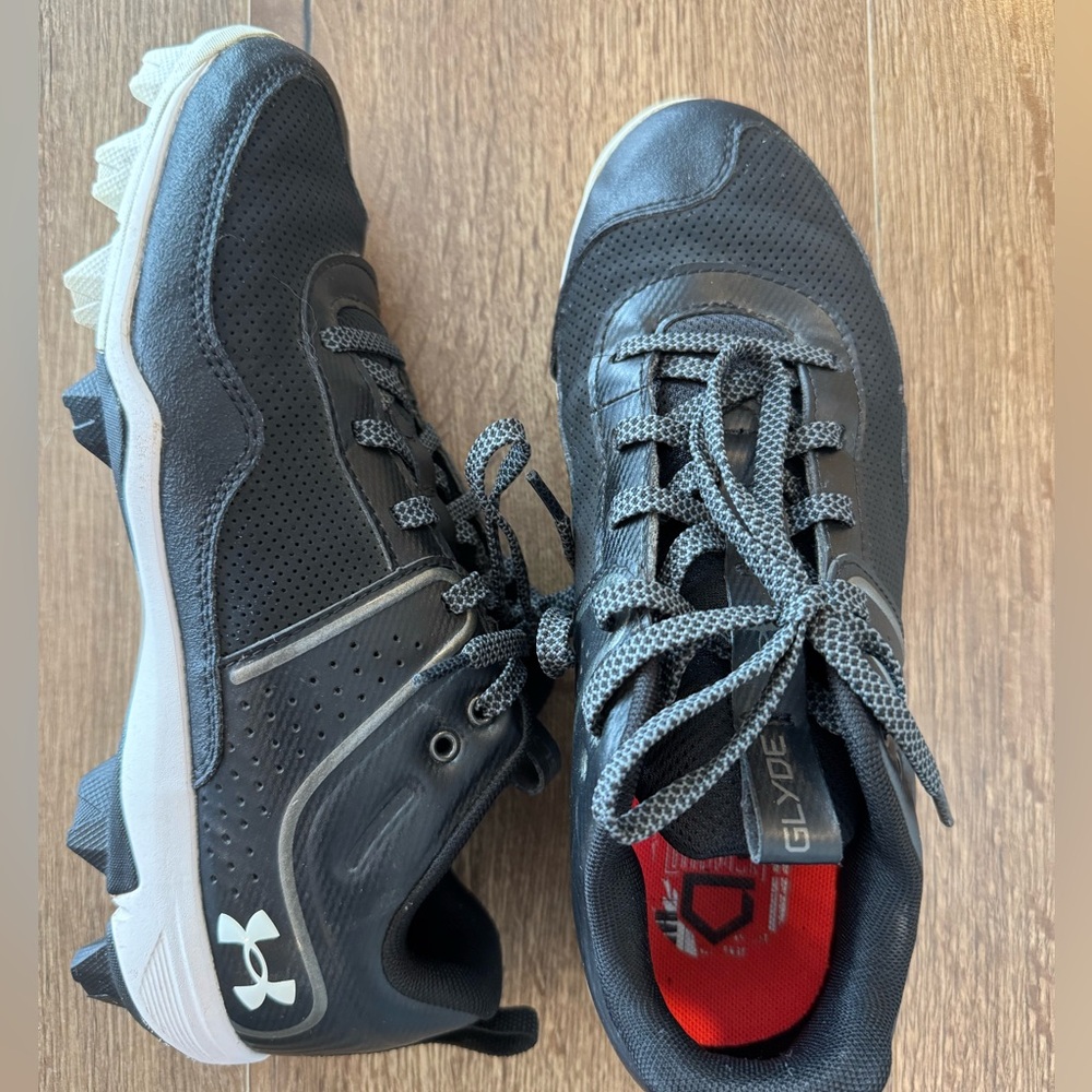 Under Armour GLYDE Women’s Softball Cleats